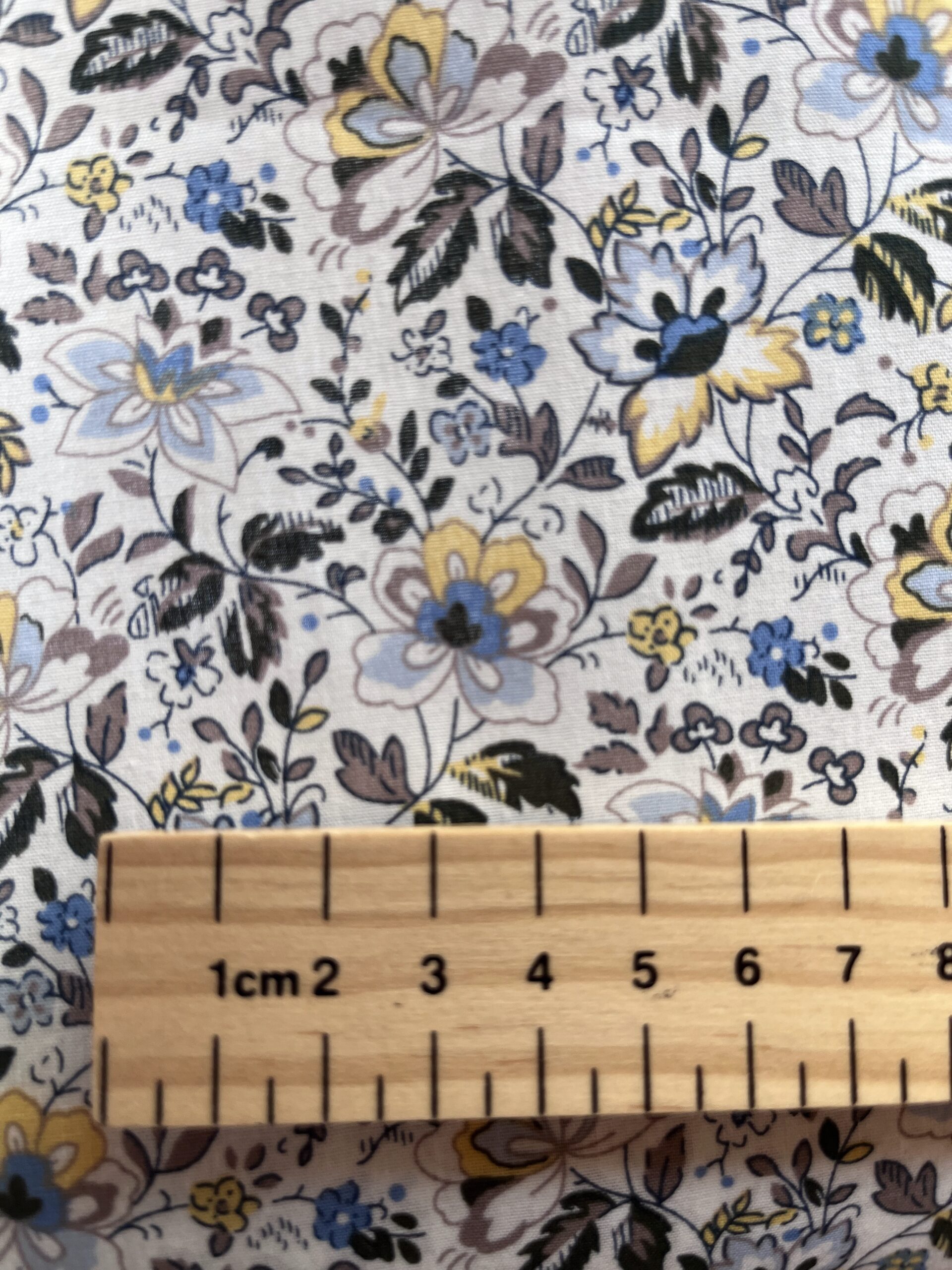 Small Flowers 100% Cotton Print - Image 3